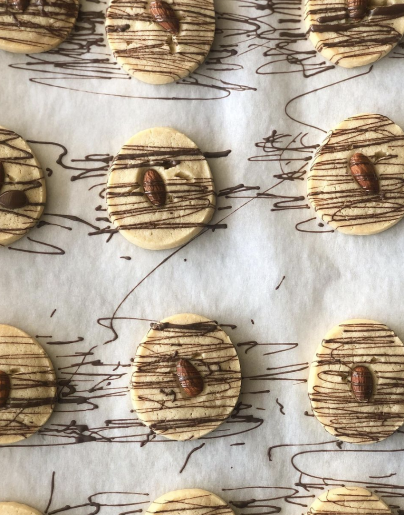 Almond & Chocolate Drizzle Cookies